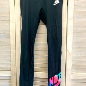 Black girls Nike leggings